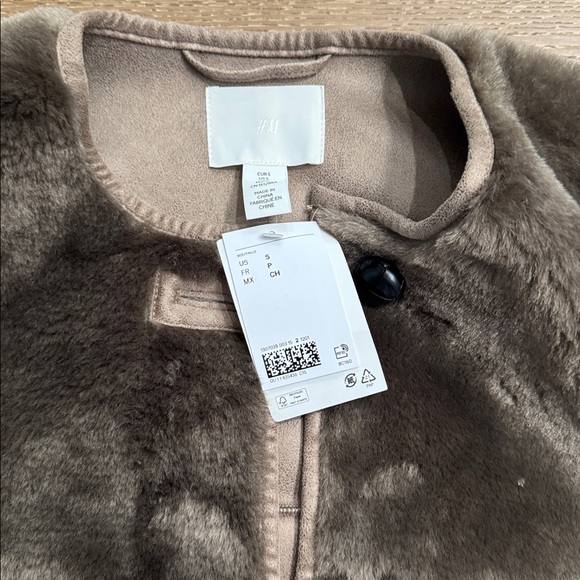 H&M NWT Faux Fur Jacket Taupe Button Front Coat Small - Picture 2 of 4